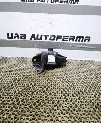 Hyundai i40 Engine mount bracket 218103Z400
