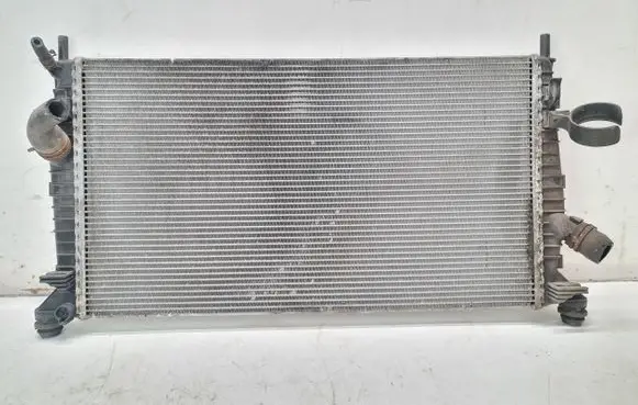Ford Focus Coolant radiator 3M5H8005TL