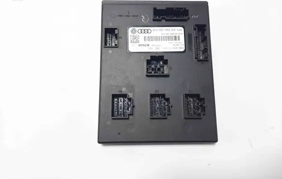 Audi A5 8T 8F Central body control module 8K0907063AH