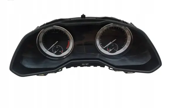 Skoda Superb B8 (3V) Speedometer (instrument cluster) 3V0920711A