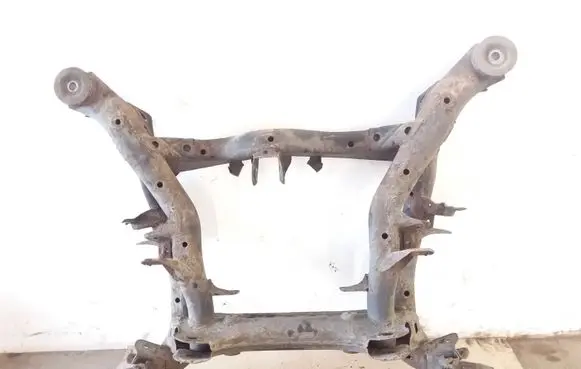 Volkswagen Touareg I Rear subframe 7L0500041
