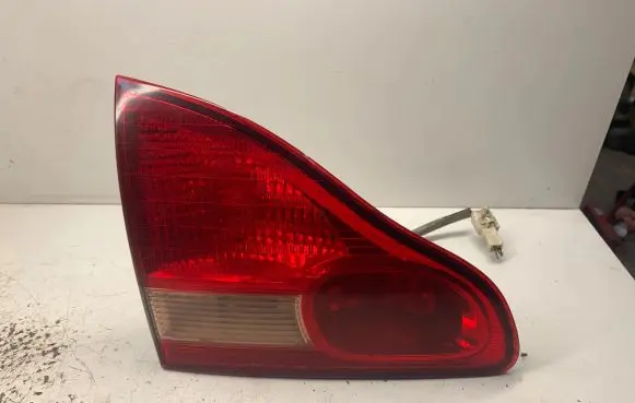 Toyota Avensis Verso Tailgate rear/tail lights