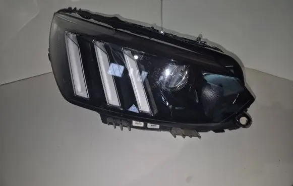 Peugeot 208 Headlight/headlamp 9841641980