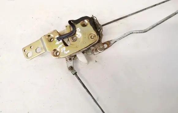 Mitsubishi Galant Eterna Front door lock
