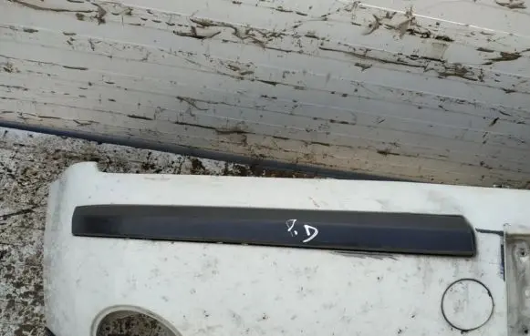 Ford Mondeo Mk III Front bumper splitter molding