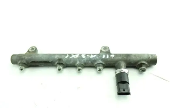 Renault Megane I Fuel injector supply line/pipe 