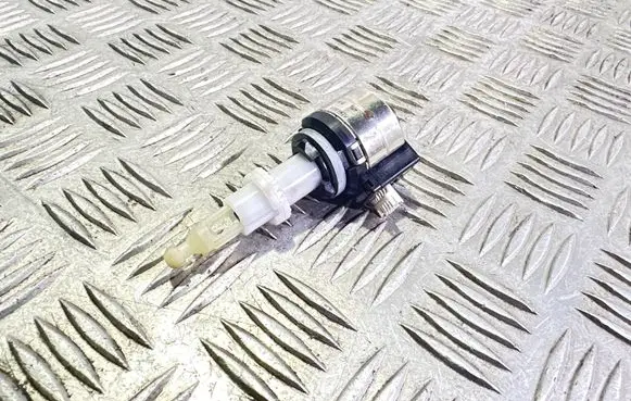 Volkswagen PASSAT B8 Headlight level adjustment motor PL35LA24AFA0