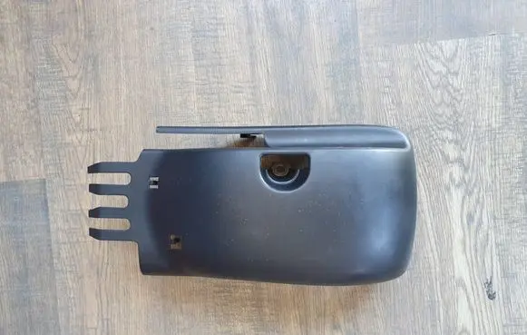 Skoda Octavia Mk2 (1Z) Steering wheel column trim 3T0858559D