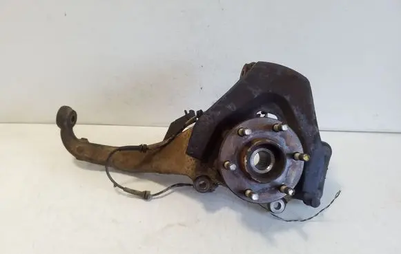 Nissan Pathfinder R51 Front wheel hub