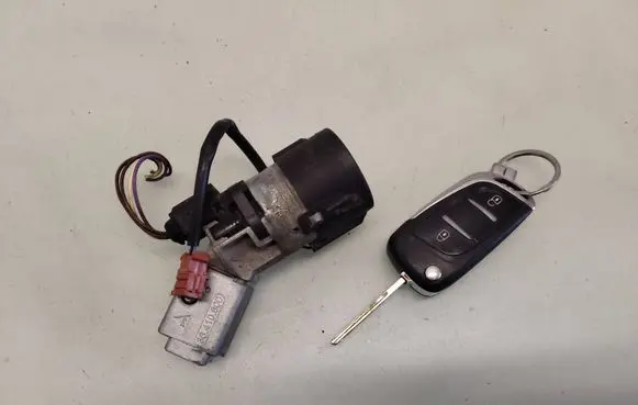Peugeot 308 Ignition lock 36410600