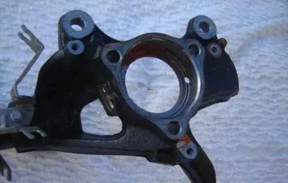 Volkswagen Golf VII Rear wheel hub