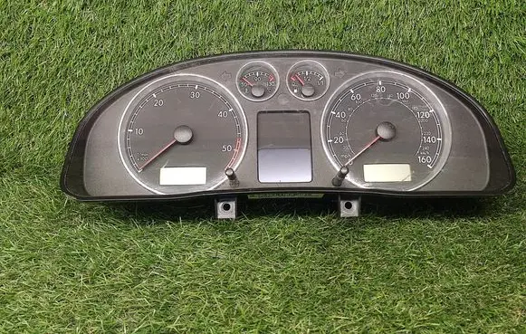 Speedometer (instrument cluster)