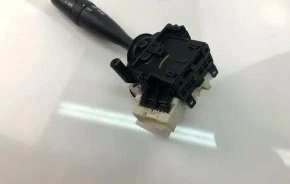 Toyota Yaris Indicator stalk 173648