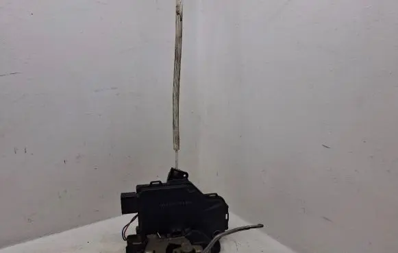 Audi A4 S4 B6 8E 8H Front door lock 4B1837015B PA66301GGF
