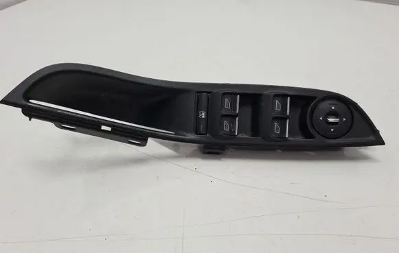 Ford Focus Electric window control switch AM5T14A132AA