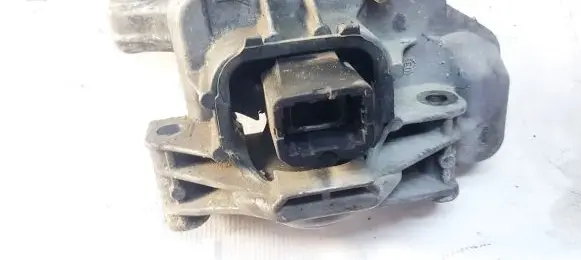 Citroen C3 Engine mount bracket