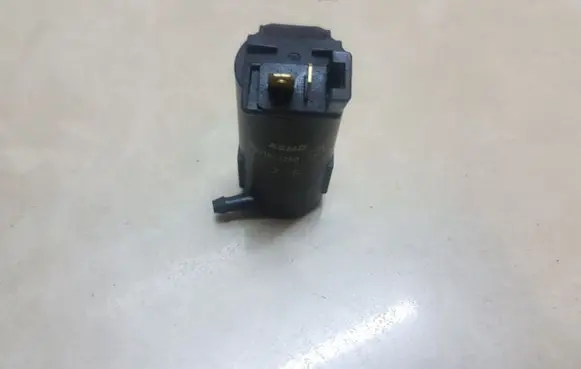 Mitsubishi Pajero Sport I Windscreen/windshield washer pump 8603101260