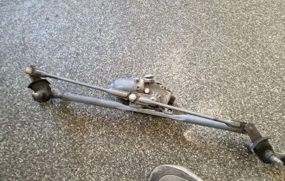 Dodge Durango Front wiper linkage and motor