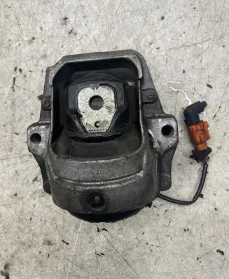 Audi Q5 SQ5 Engine mount bracket 8R0199381