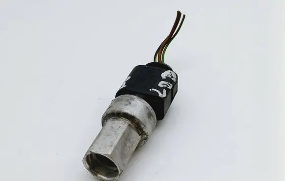 Air conditioning (A/C) pressure sensor