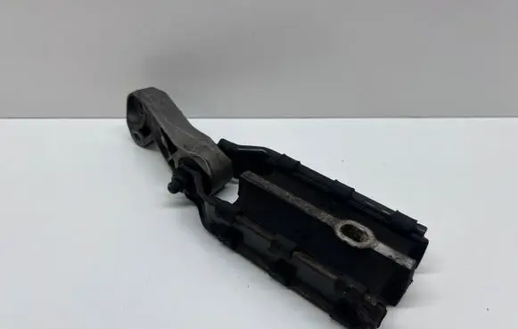 Volvo XC60 Engine mount bracket 31277468