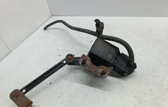 Mercedes-Benz E W211 Front height sensor lever A0105427617 0105427617