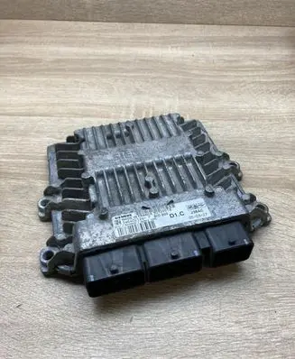 Volvo V50 Engine control unit/module ECU 30729518 5WS40212G