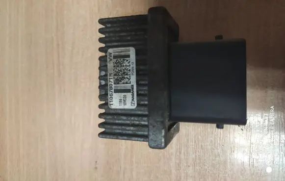 Renault Master III Glow plug pre-heat relay 110678071R