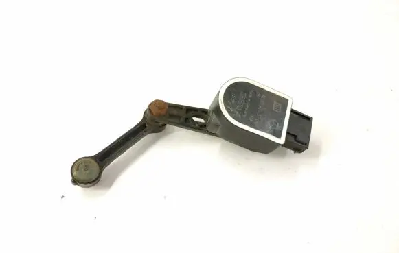 Mercedes-Benz C W205 Air suspension front height level sensor 2139053302 0009053704