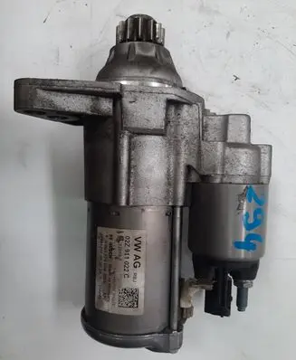 Volkswagen Golf VII Starter motor 02Z911022C