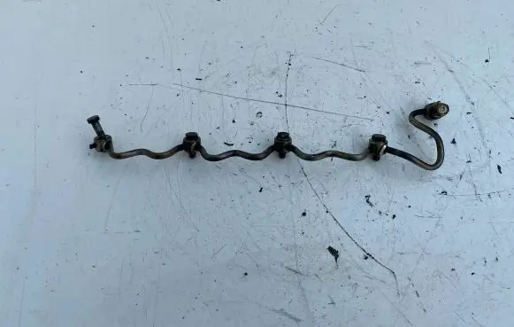 Toyota Avensis T250 Fuel return line/hose 
