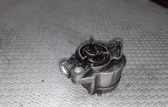 Ford Focus C-MAX Vacuum pump