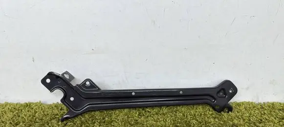Skoda Superb B8 (3V) Headlight/headlamp mounting bracket 3v0806929
