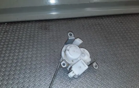 Mitsubishi Endeavor Central locking motor 
