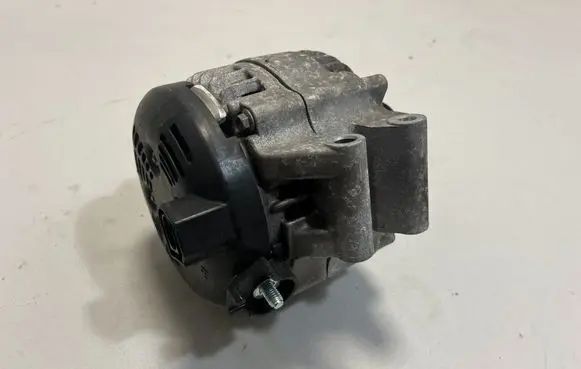 BMW 4 F32 F33 Generator/alternator 7638337 7638338