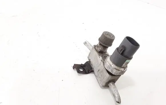 Toyota Yaris Air conditioning (A/C) pressure sensor 