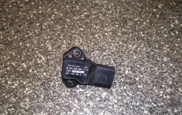 Audi A6 S6 C6 4F Air pressure sensor 0281002399 038906051B