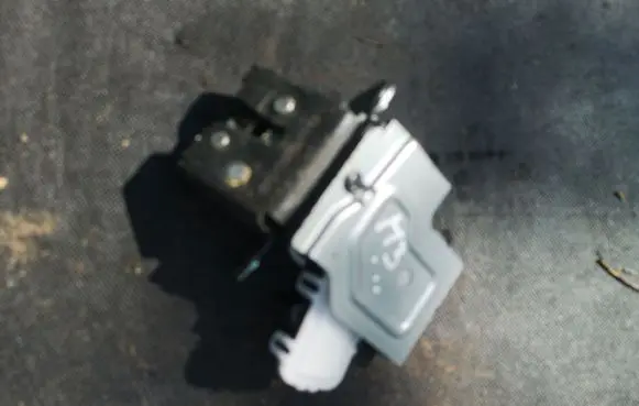 Mazda 3 II Tailgate/trunk/boot lock/catch/latch