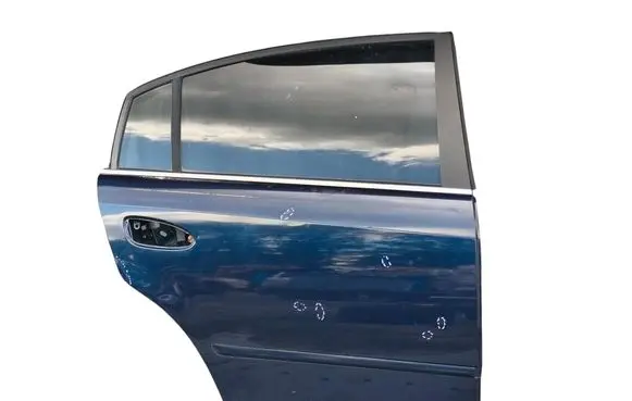 Nissan Altima Rear door 260602HR1536
