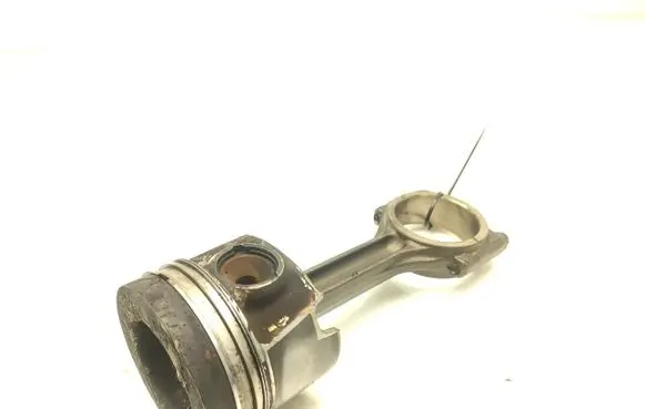 Volkswagen Passat Alltrack Piston with connecting rod CRLB
