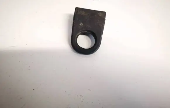 Radiator mount bracket