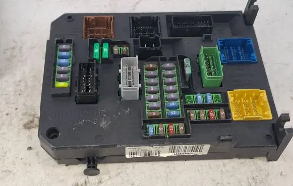 Peugeot 308 Fuse module 9806687880 A2C38848600