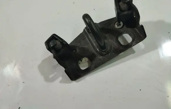 Citroen C4 I Rear door lock loop/hook striker 
