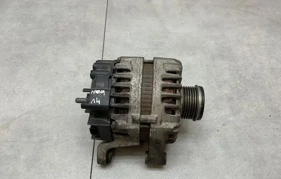Opel Mokka Generator/alternator 13577154