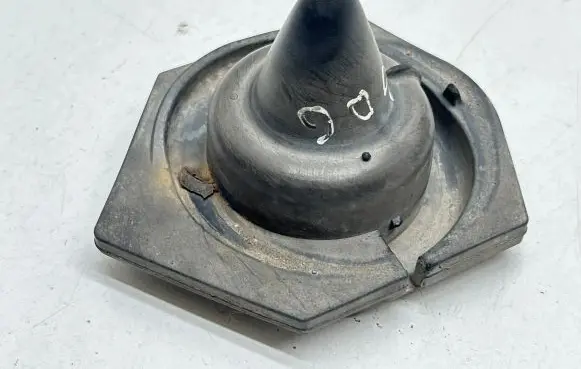 Renault Megane III Rear coil spring rubber mount 552400003R
