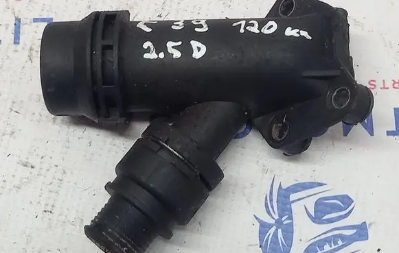 BMW 5 E39 Engine coolant pipe/hose 11122247744