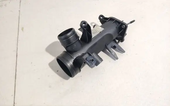 Volkswagen Golf VI Air intake hose/pipe 03C129617H