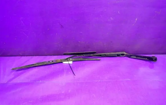 Mazda 323 Front wiper blade arm