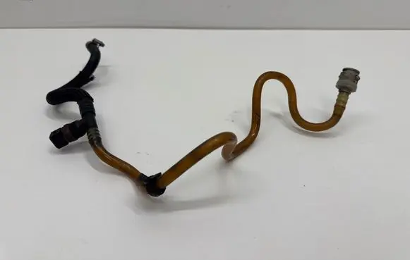 BMW 5 E60 E61 Fuel line/pipe/hose 13537793575