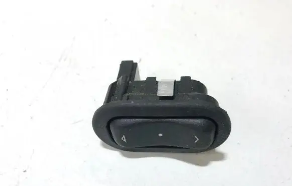 Opel Zafira A Electric window control switch 13363100 90561388